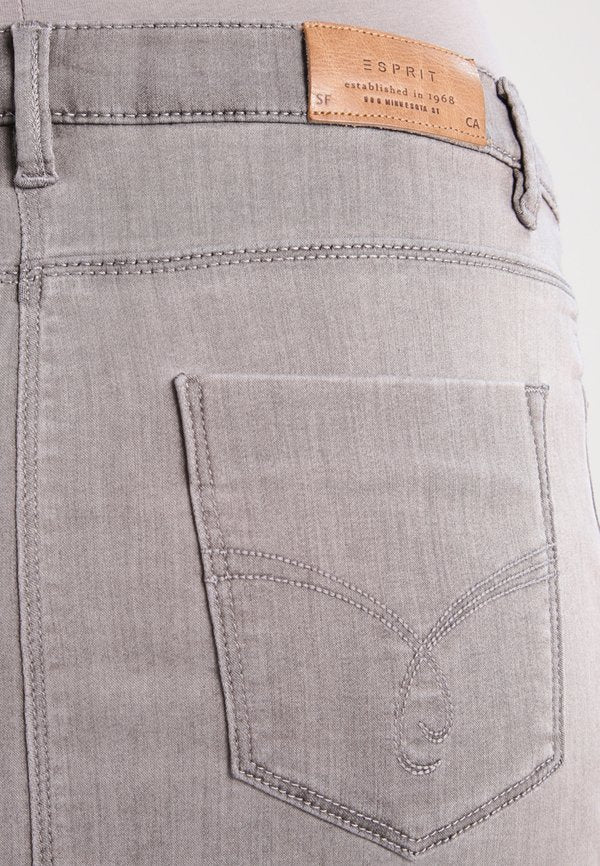 Esprit Maternity