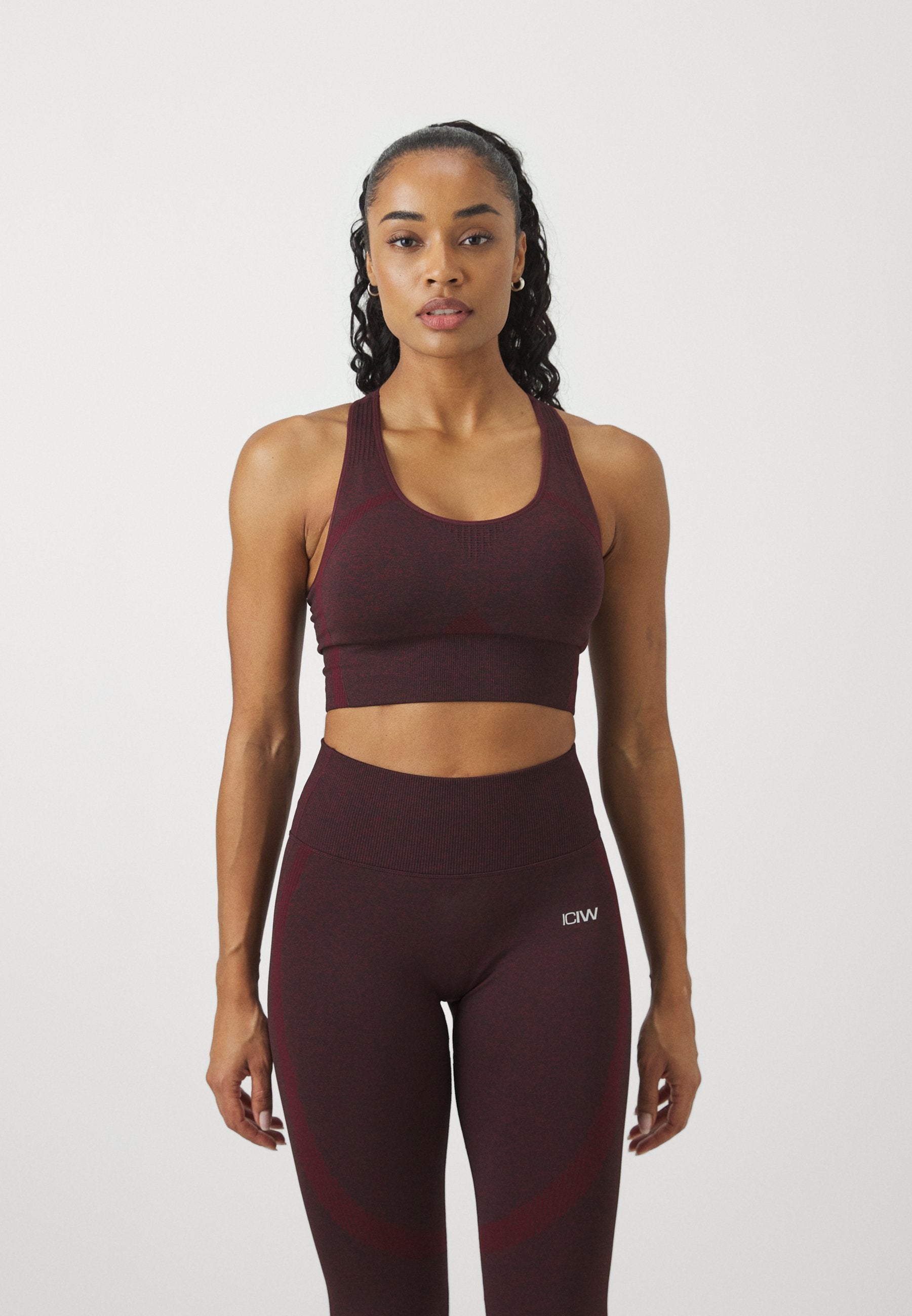 ICANIWILL SOFT SEAMLESS SPORTS BRA
