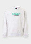 Hellgraues Sweatshirt mit Rundhalsausschnitt und grünem "TOMMY"-Schriftzug, darüber kleiner schwarzer Schriftzug "Los Angeles, Worldwide" und darunter "JEANS" auf der Vorderseite in der Mitte.