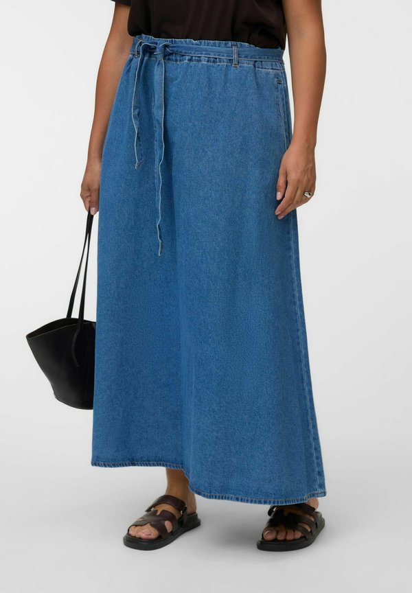 Vero Moda Curve DENIM SKIRT VMCJOLENE HIGH RISE LONG SKIRT - Maxi skirt - medium blue denim