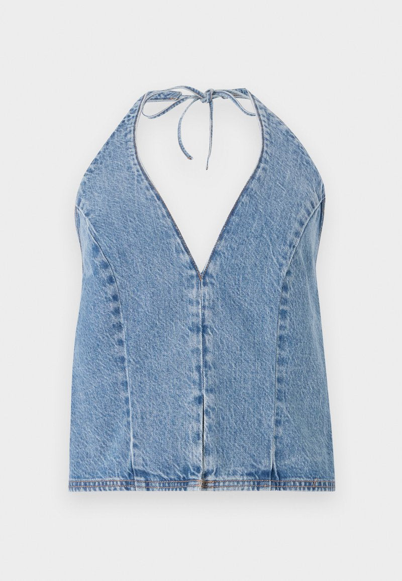 Denim Haltertop in Hellblau. Mit tiefem V-Ausschnitt, offener Rückseite und Bindebändern am Hals. Glatte Textur mit dezenten Nähten.