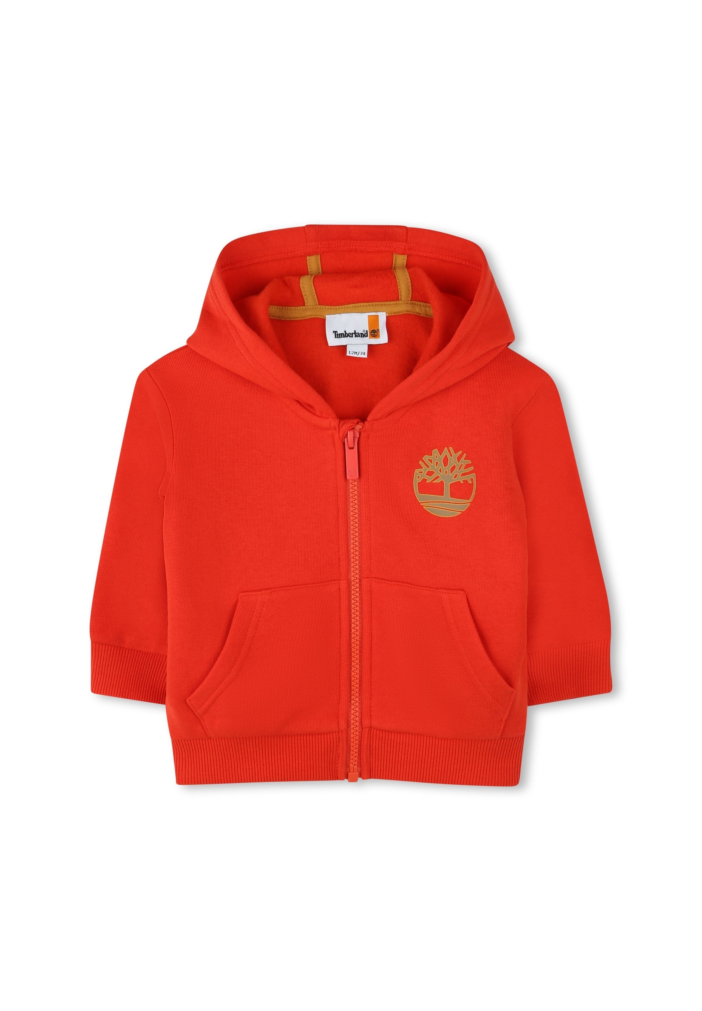 Rote Reißverschluss-Hoodie mit Kängurutasche, gerippten Bündchen und Saum. Mit einem goldenen Timberland-Logo auf der Brust und einem kontrastierenden Innenfutter.