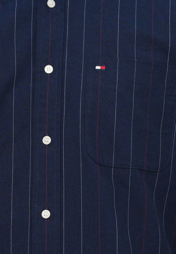 Tommy Hilfiger REGULAR FIT PINSTRIPE OXFORD SHIRT