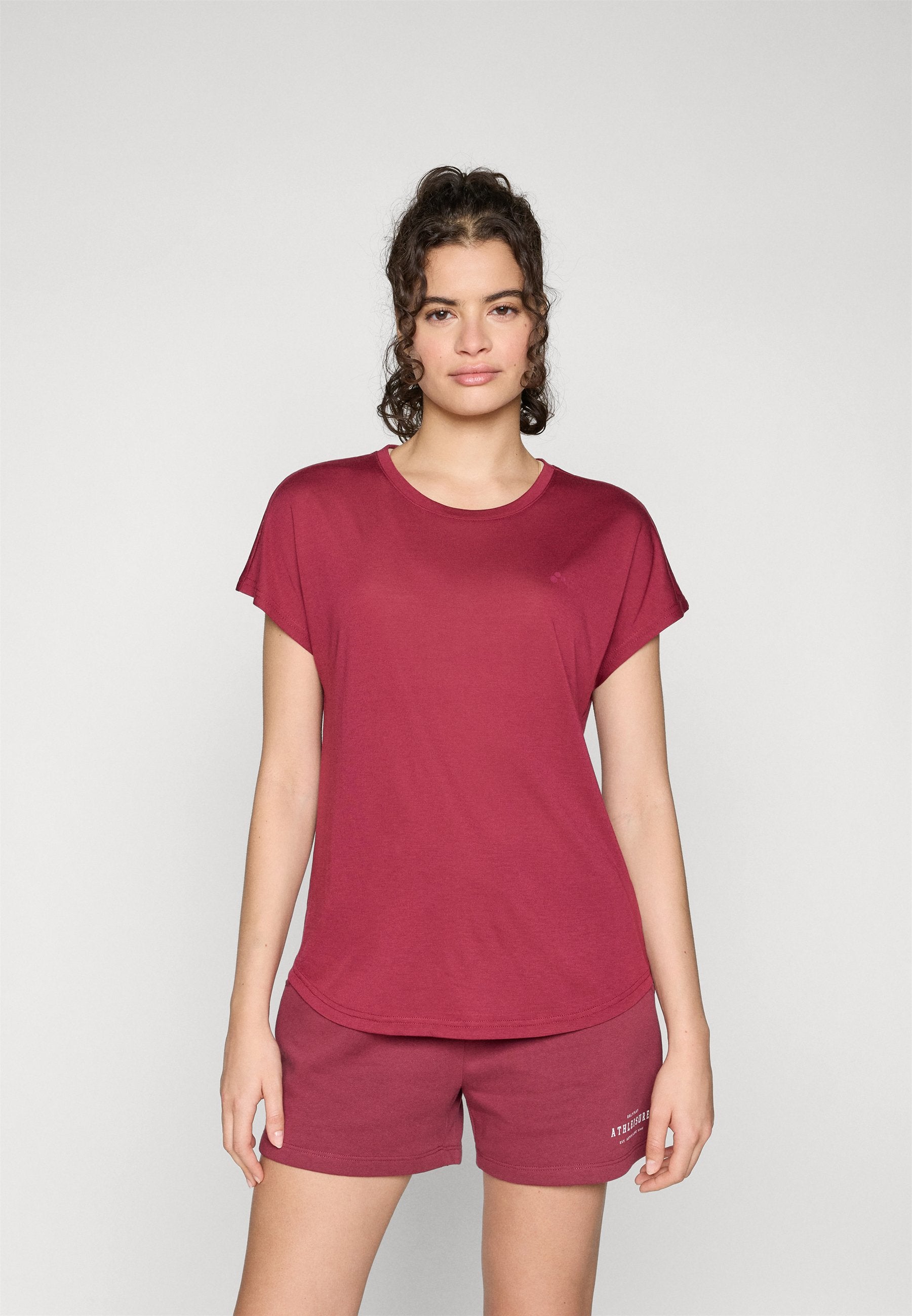 ONLY Play ONPAUB-SAGE ON BAT TEE