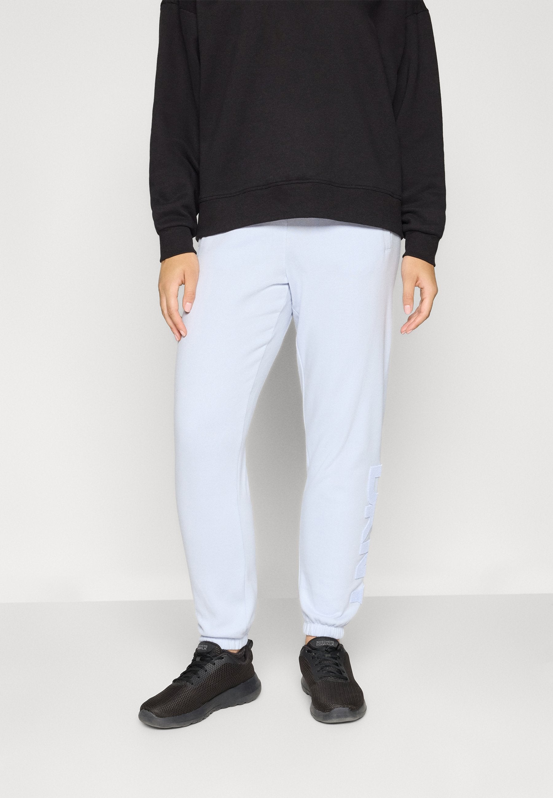 DKNY Sport