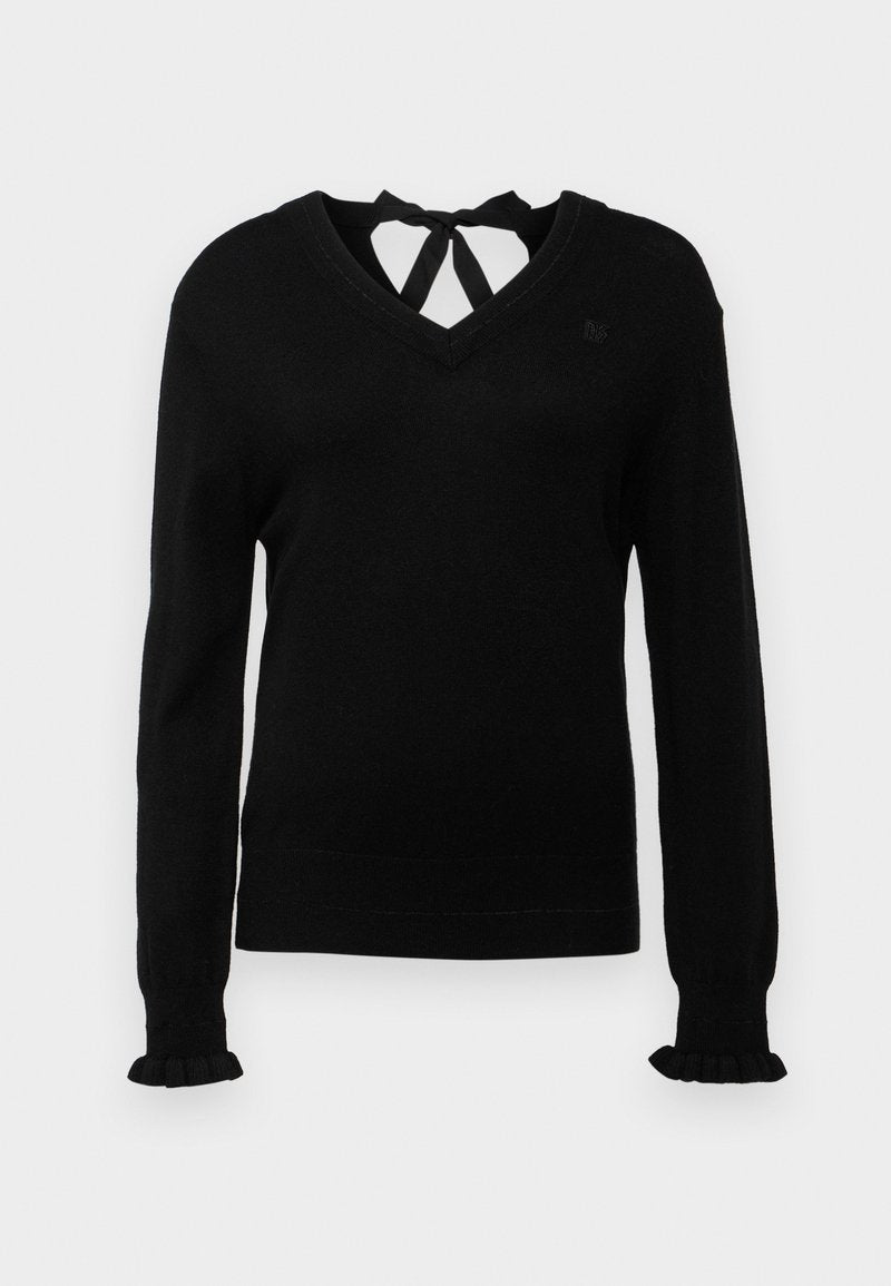 BACK STRING V NECK  Media 1