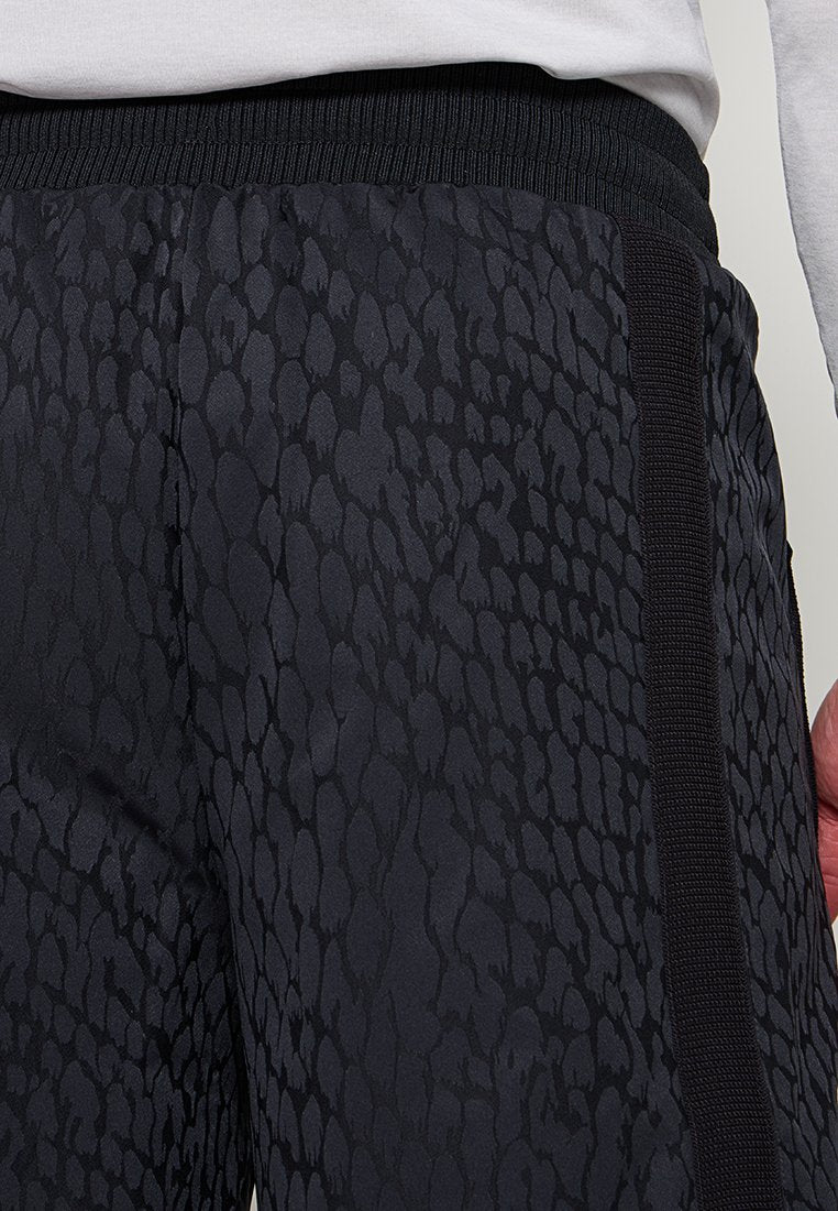 Nike Performance