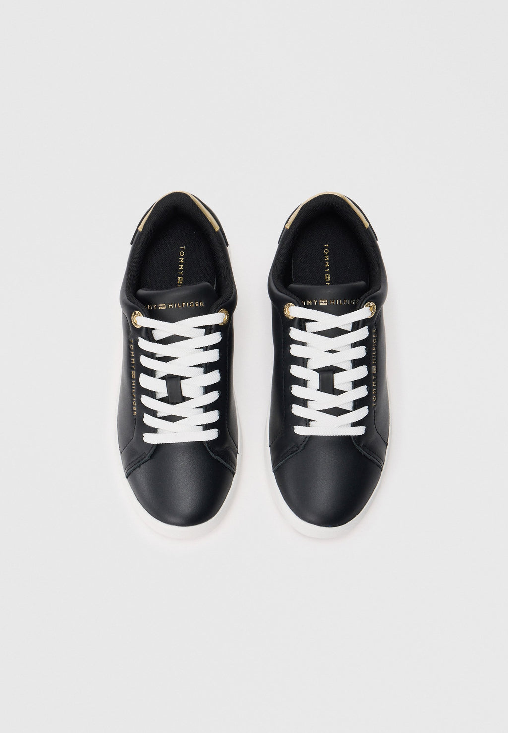 LEATHER LOGO PLAQUE COURT TRAINERS Media 4