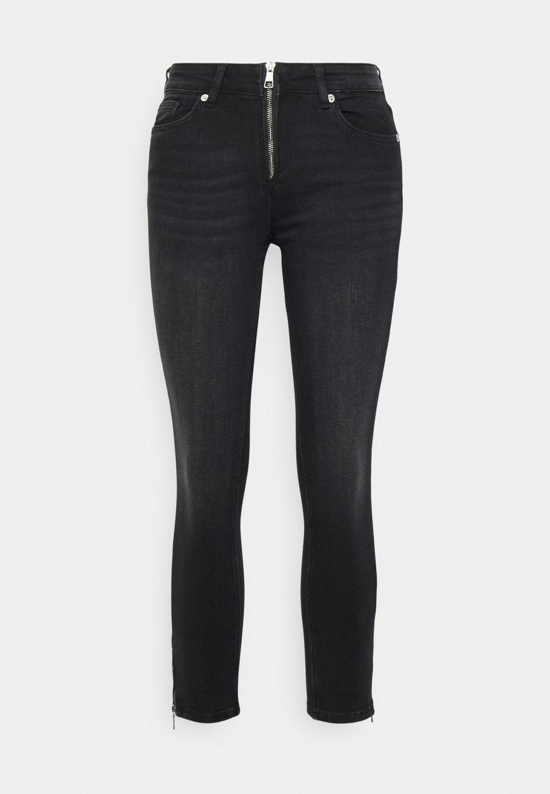 Schwarze Skinny-Jeans mit Reißverschluss und Taschen, ausgestattet mit einer glatten Denim-Oberfläche und Knöchelreißverschlüssen. Klassisches Design und figurbetonte Passform.