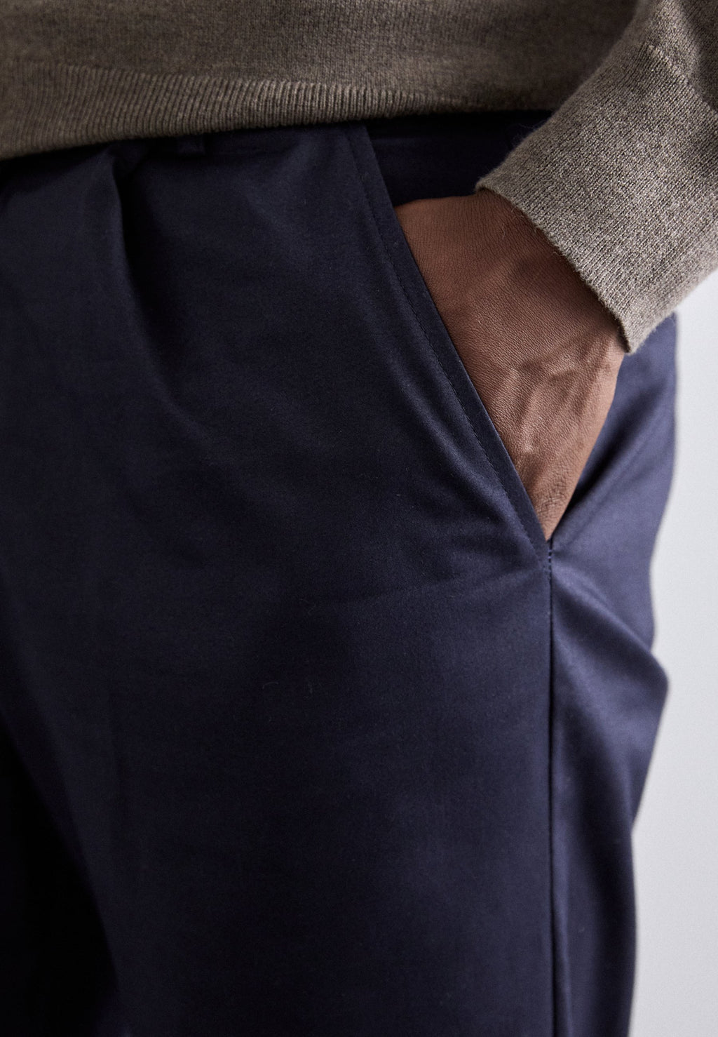 Essential Collective CROPPED TROUSER