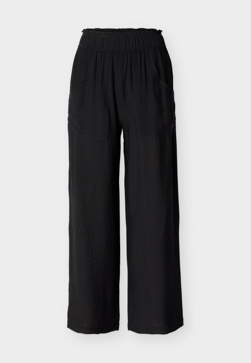 Schwarze Hosen mit weitem Bein, elastischem Bund und seitlichen Taschen. Glatte Textur und lockere Passform. Saum ohne Verzierungen oder Muster.