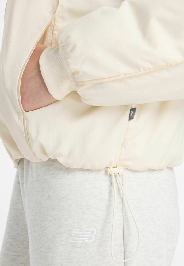 New Balance LINEAR HERITAGE JACKET