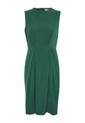 Grünes ärmelloses Kleid mit Rundhalsausschnitt, das vorderseitige Falten und einen glatten, dehnbaren Stoff aufweist. Knielanges Design mit einem verdeckten Reißverschluss.