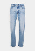 Helle blaue Denim-Jeans mit geradem Bein, fünf Taschen und einem Knopfverschluss. Mit ausgebleichten und leicht abgetragenen Bereichen.