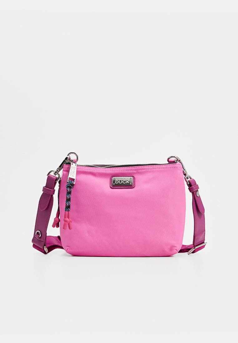 Mandarina Duck STYLE