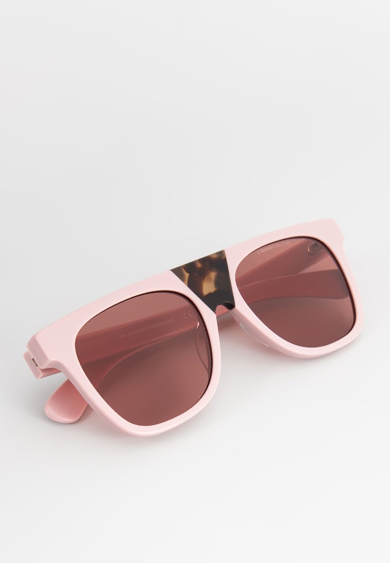 CKN SUN CKNYC1852S 005 53 18 140 UNISEX Media 6