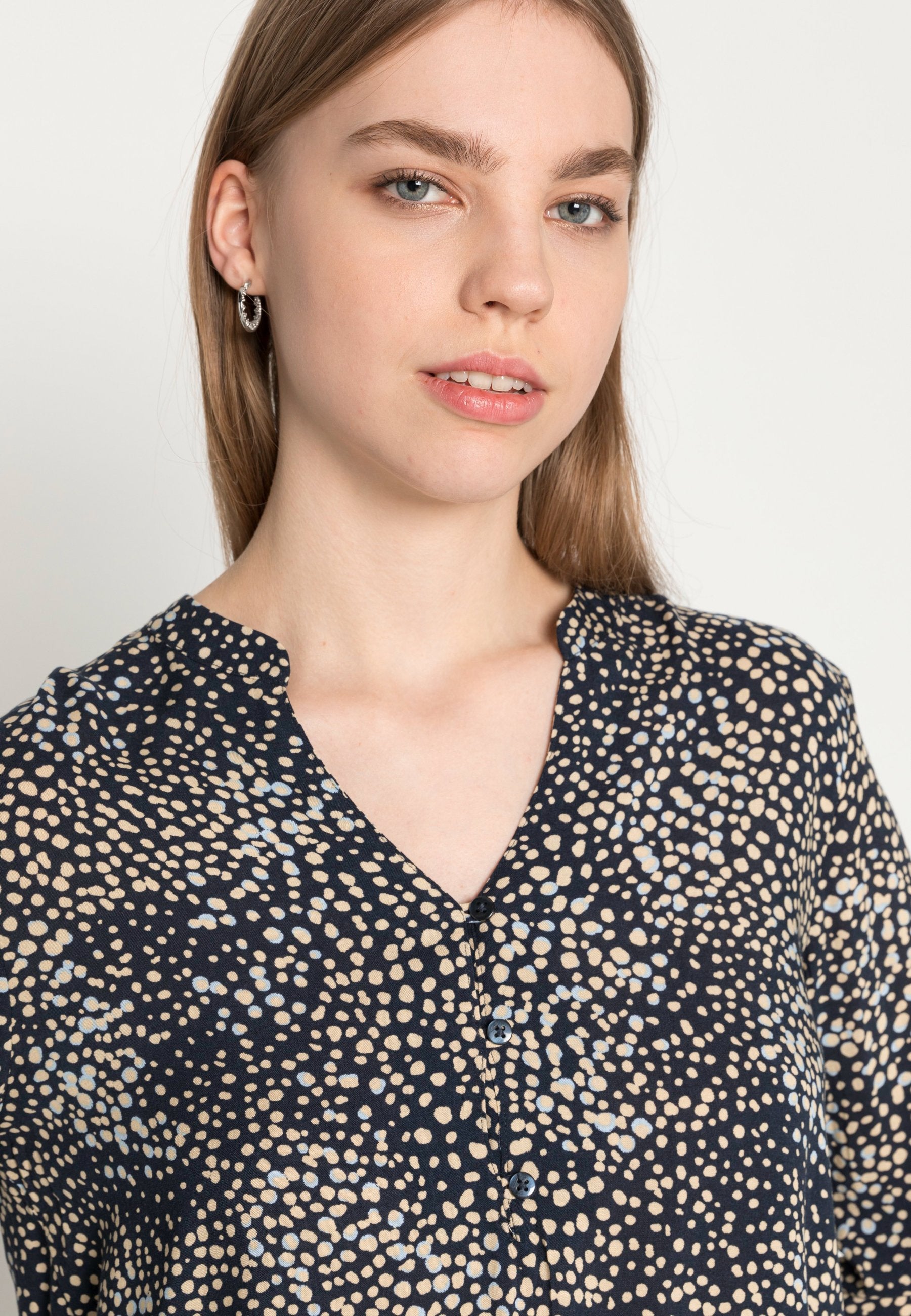 b.young BYJOSA VNECK