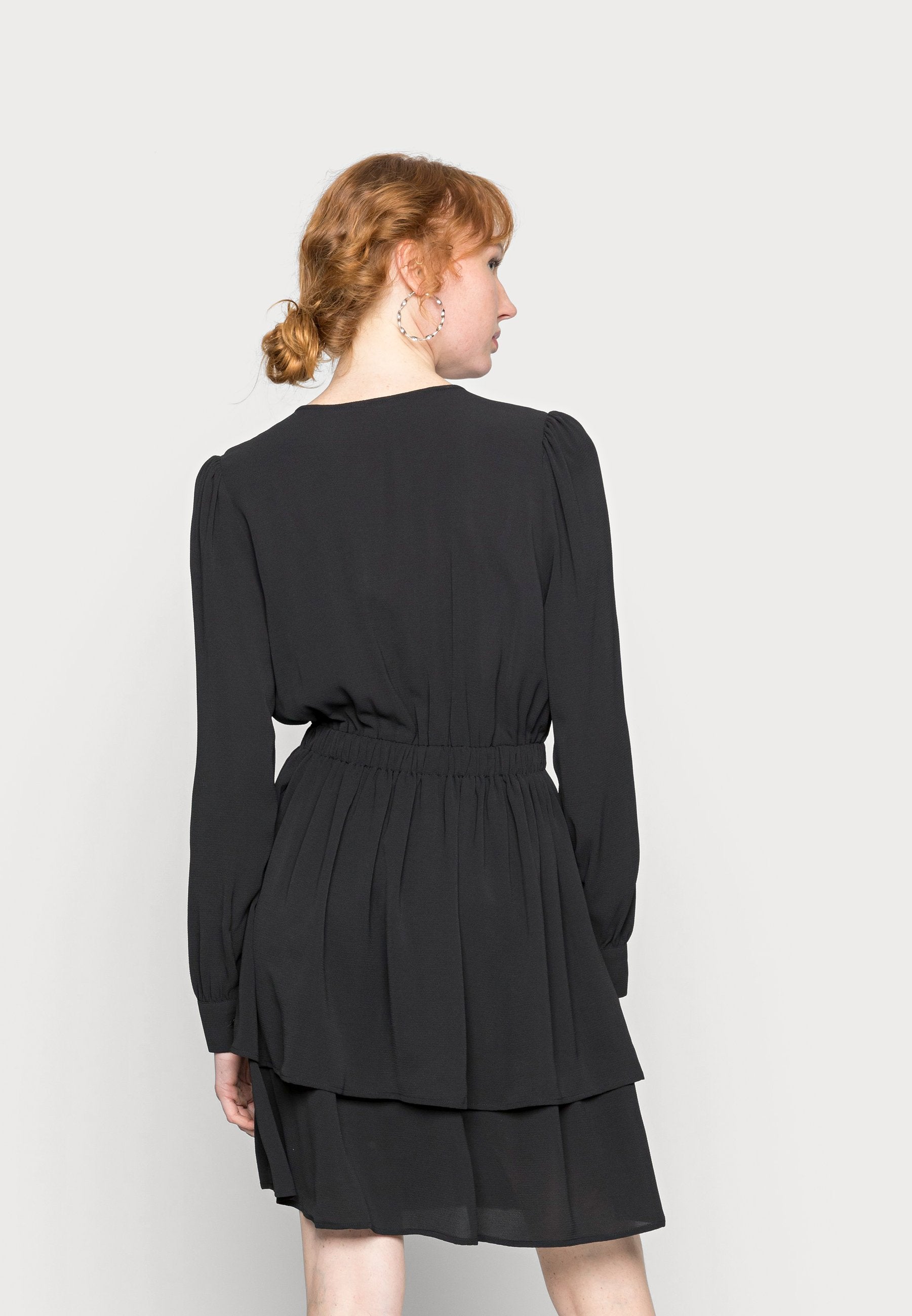 ONLELISABETH LAYERED DRESS Media 4