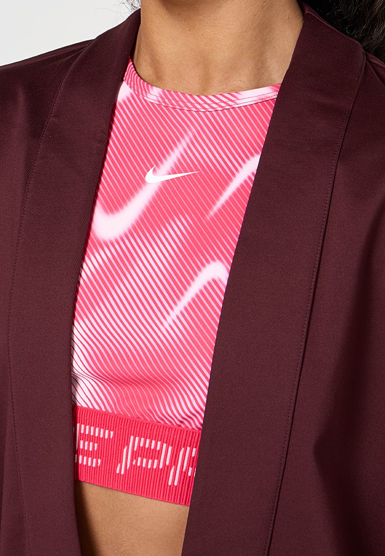 Nike Performance ZENVY