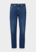 Dunkelblaue Jeans aus Denim mit geradem Schnitt, fünf Taschen und einem Knopfverschluss. Merkmale sind subtiler Verblassungseffekt und ein Logoetikett auf der vorderen Tasche.