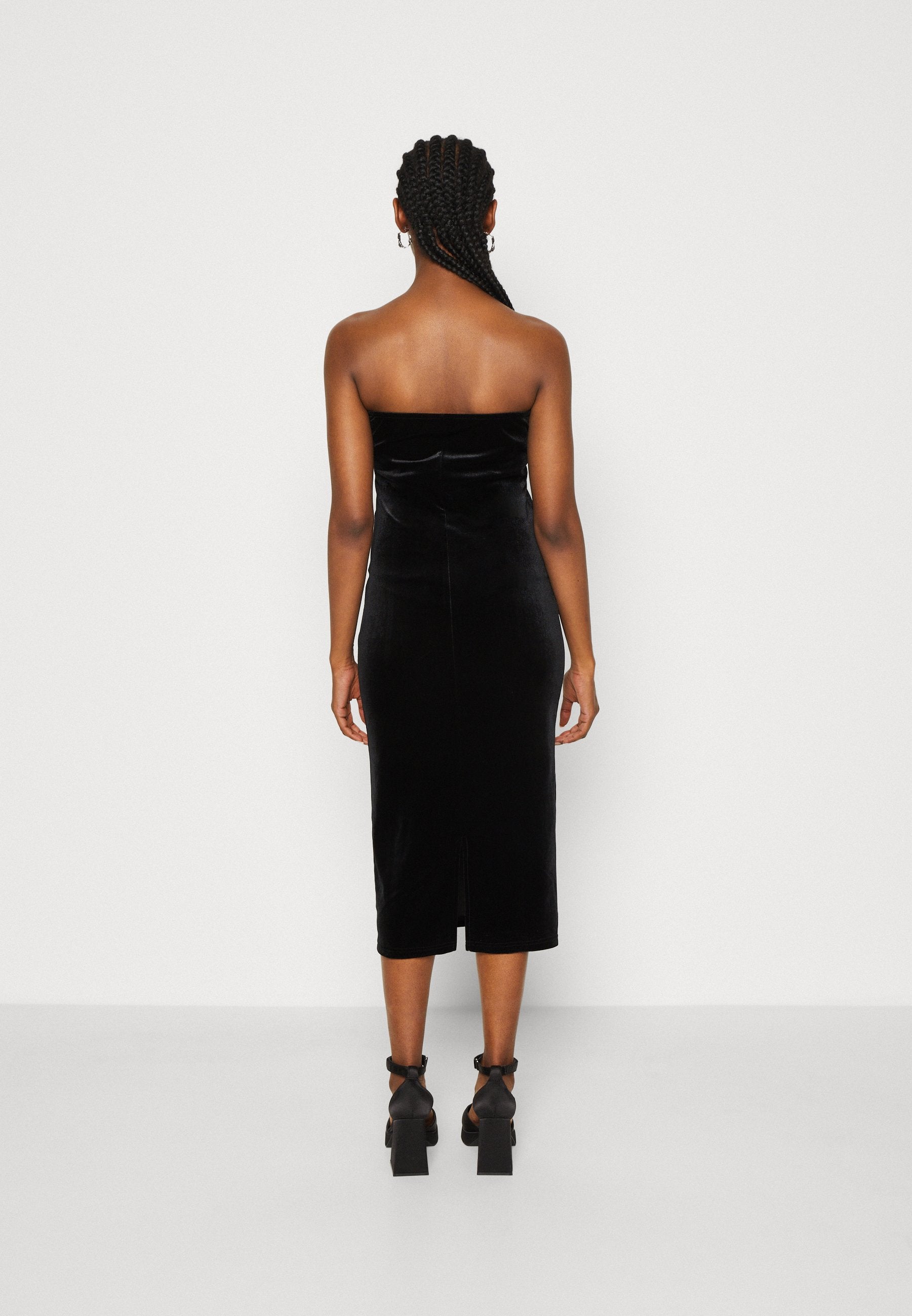 Pieces PCSACHA BANDAOU MIDI DRESS