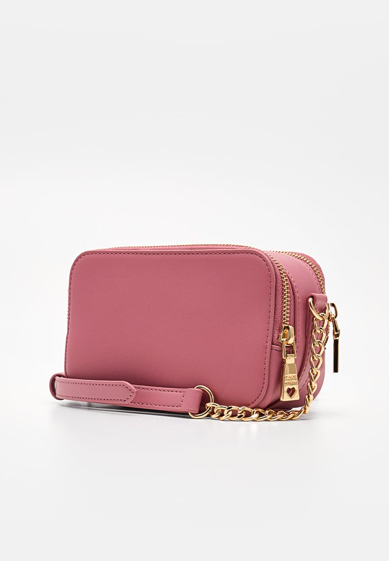 Love Moschino