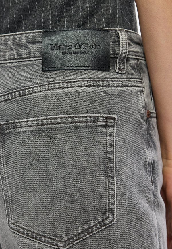 Marc O'Polo WIDE FIT REGULAR LENGTH HIGH WAIST IRONED PLEATS