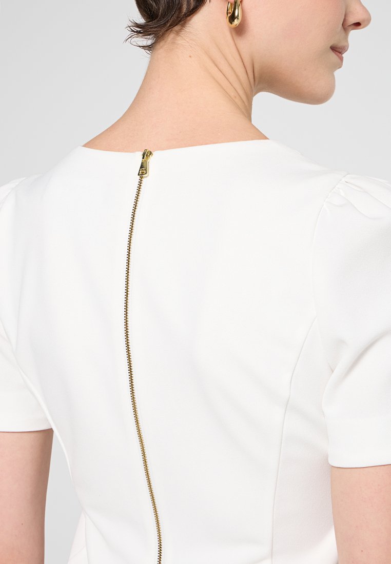 DKNY
