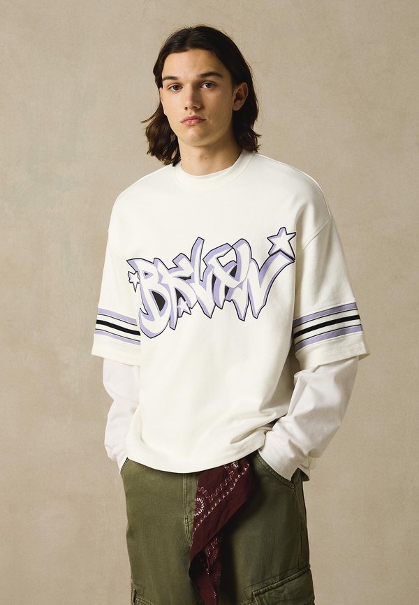 Bershka SHORT SLEEVE OVERSIZE - Print T-shirt - white
