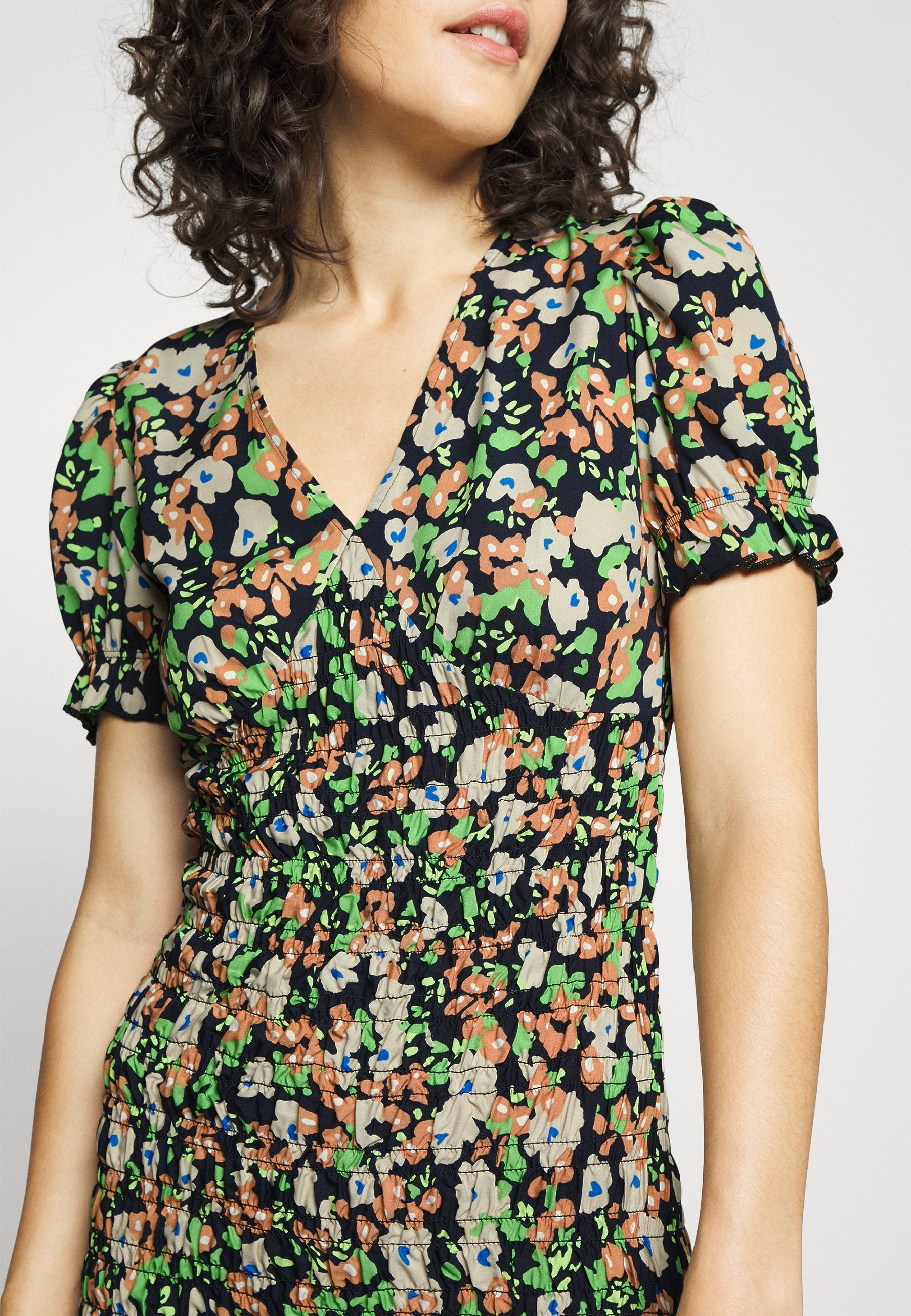 Noisy May NMVIGGA V NECK DRESS