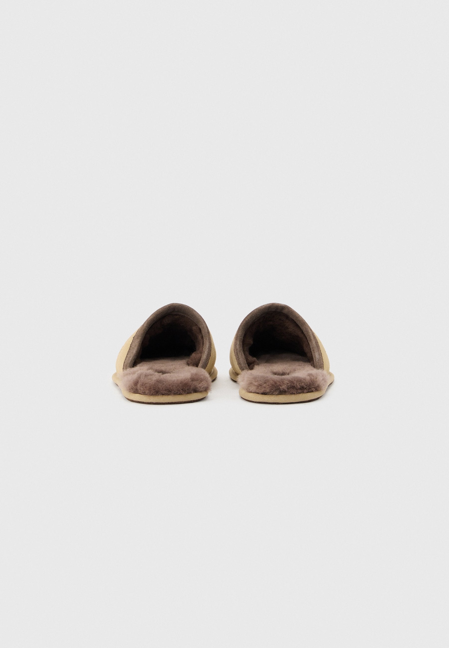 UGG SCUFF