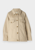 Beige Wollmischung Jacke mit kragenförmigem Ausschnitt, vorderem Knopfverschluss und zwei Brusttaschen, ausgestattet mit goldfarbenen Knöpfen und texturiertem Stoff.