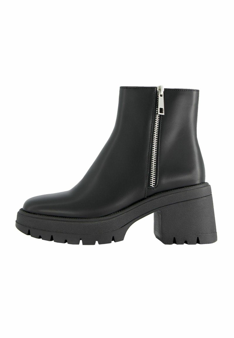 Bershka Stiefelette Media 1