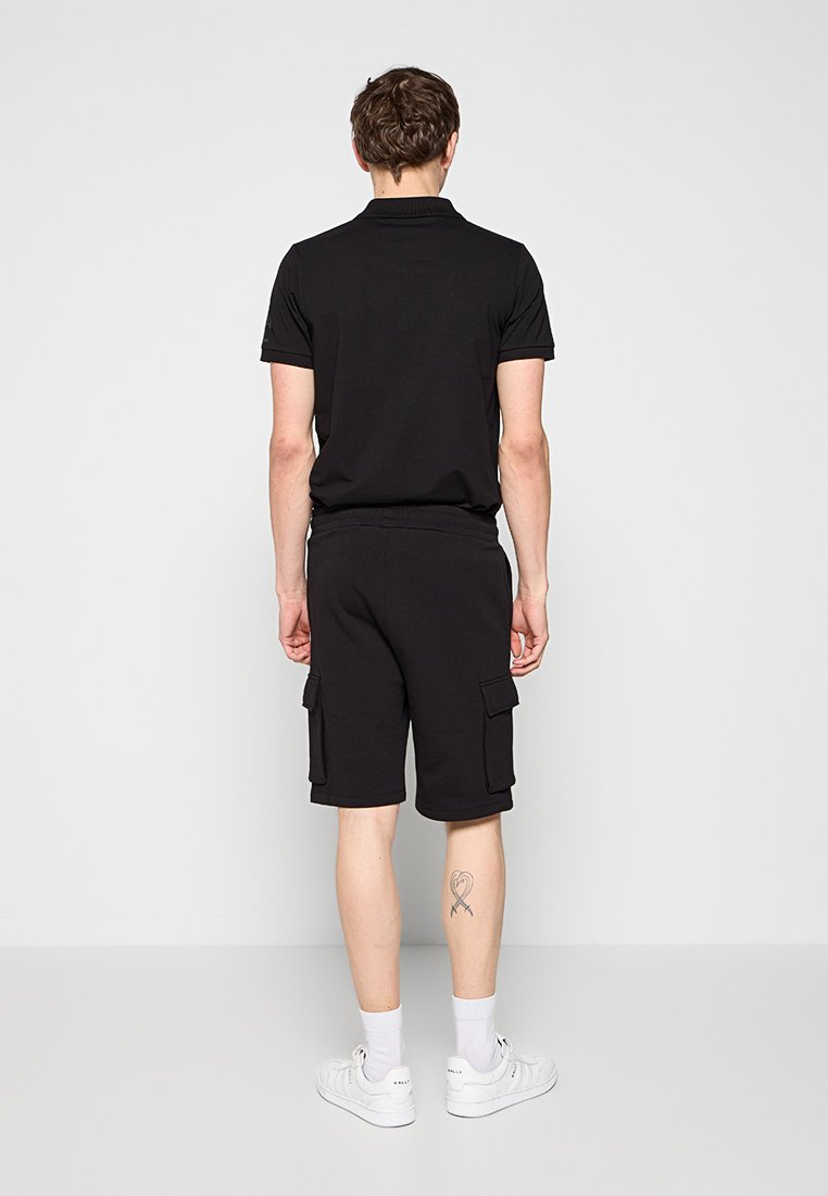 KARL LAGERFELD Shorts Media 3