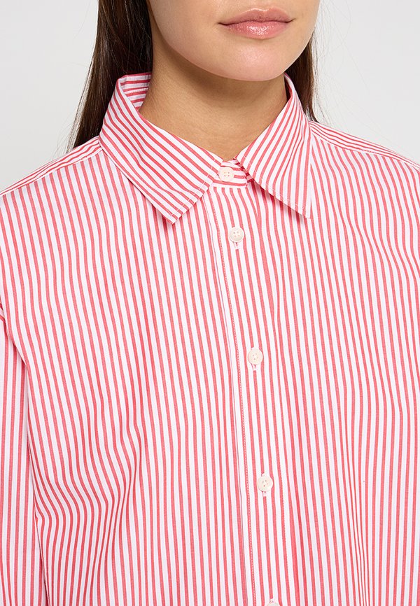 CLOSED RELAXED FIT