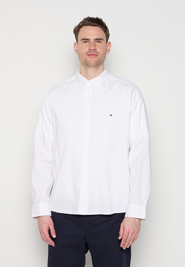 REGULAR FIT Media 1