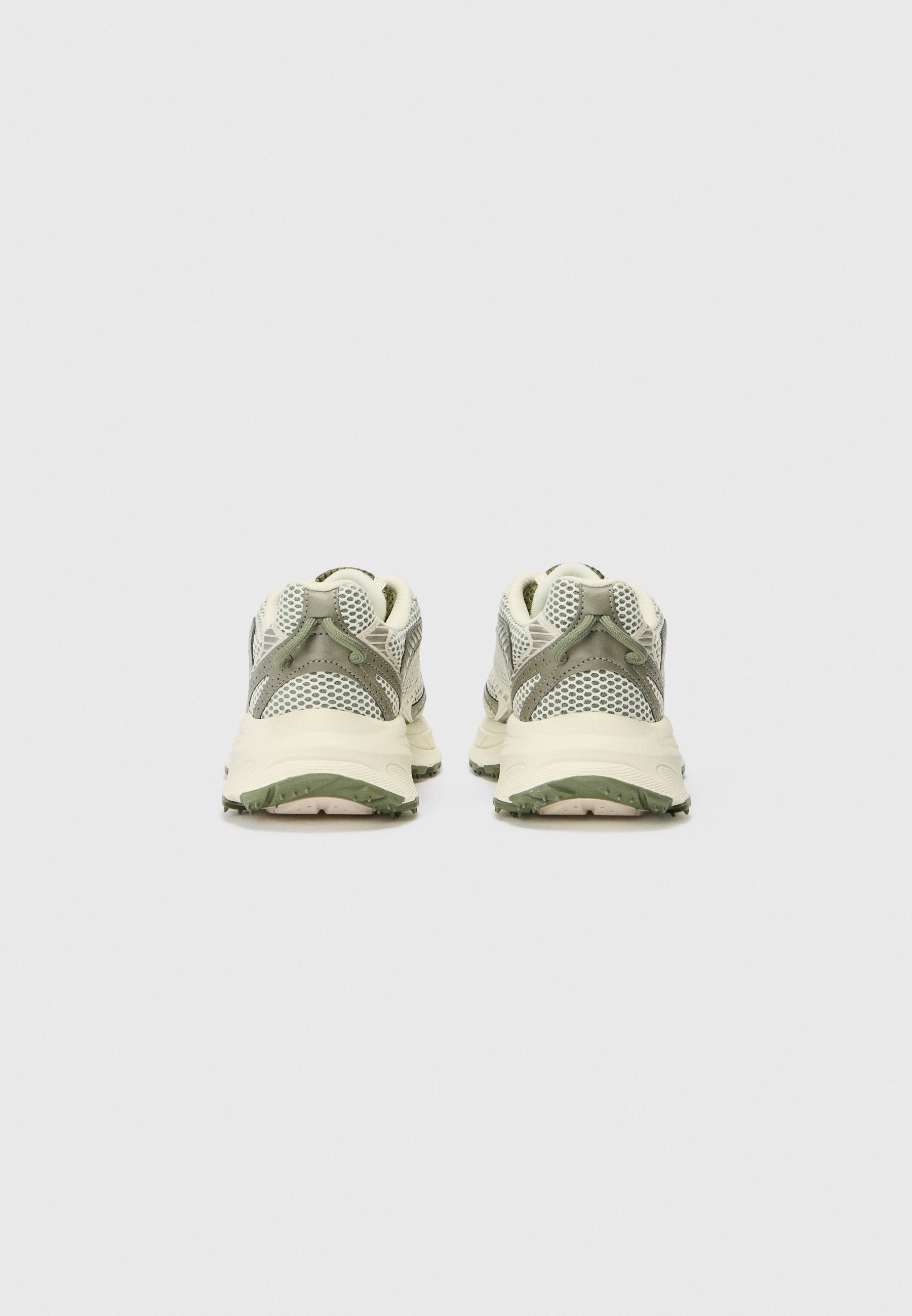 Lacoste L003 NEO SHOT 225