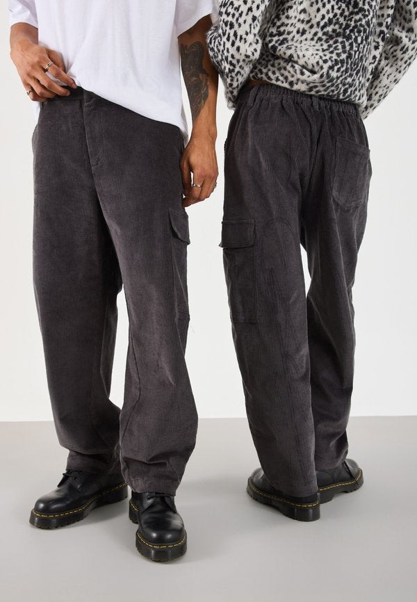 YOURTURN by Zalando CORDUROY CARGO TROUSERS