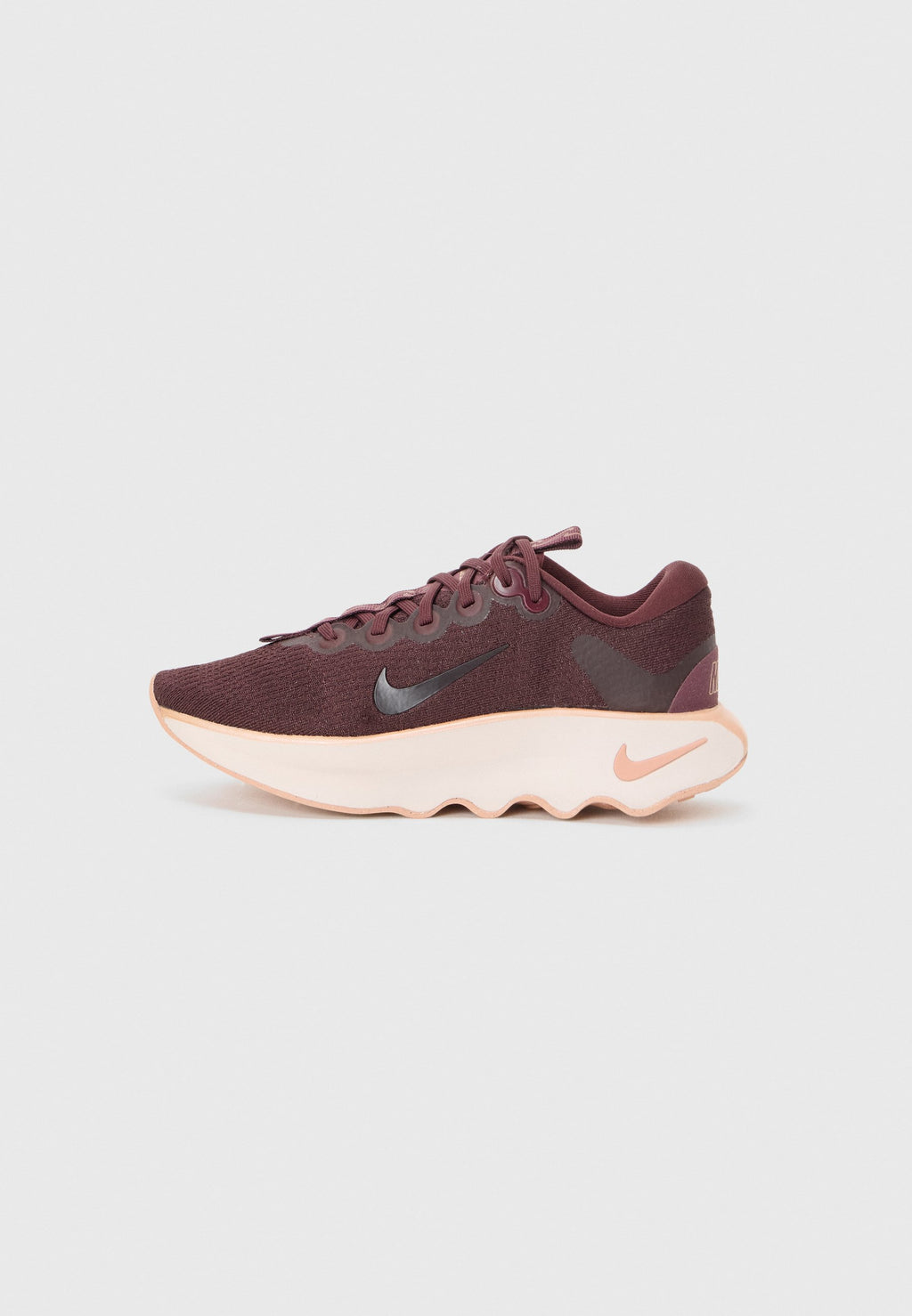Nike Performance MOTIVA