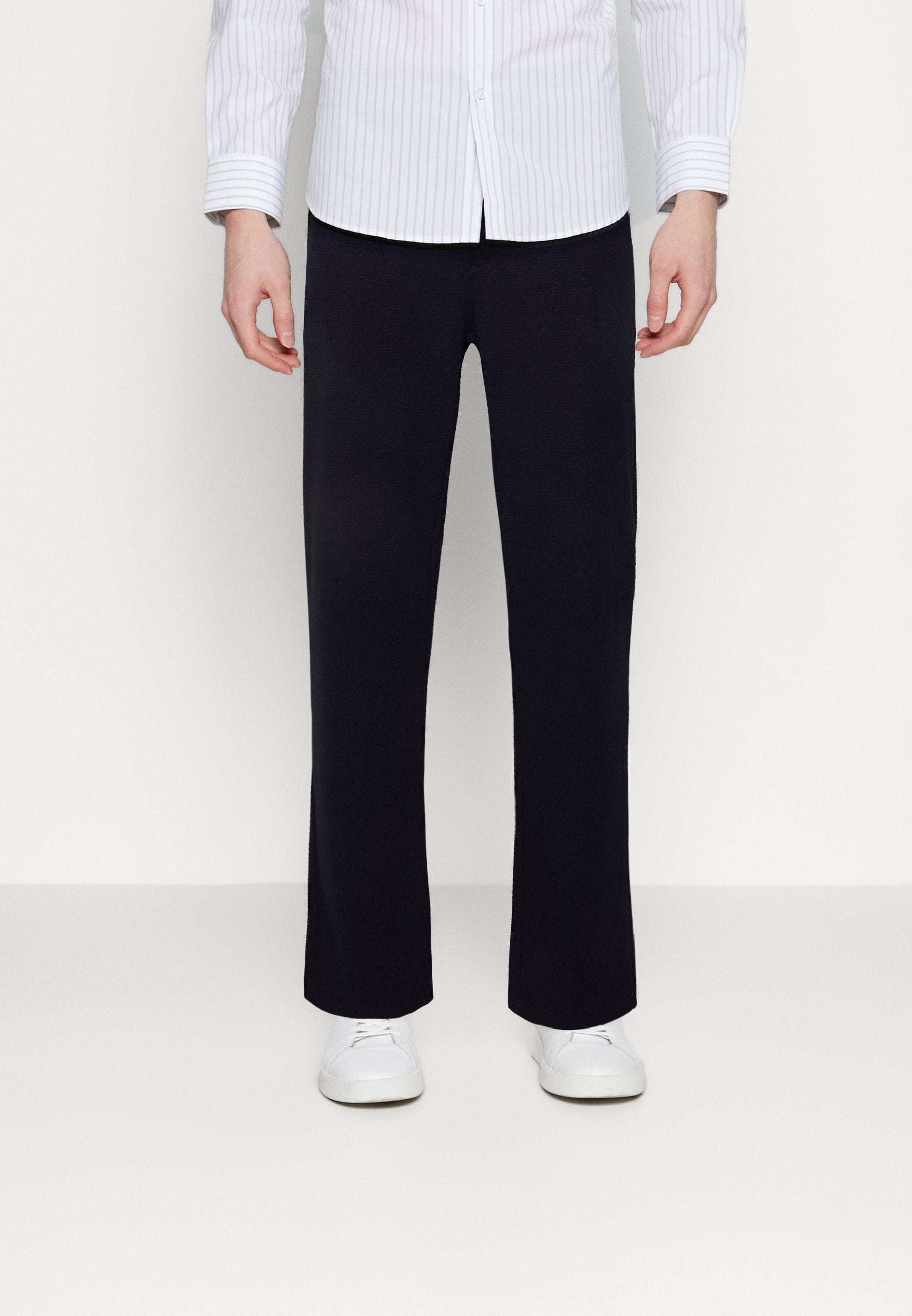 ONSLAW STRUCTURE PANT Media 3