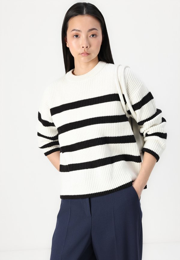 Selected SLFBLOOMIE O NECK