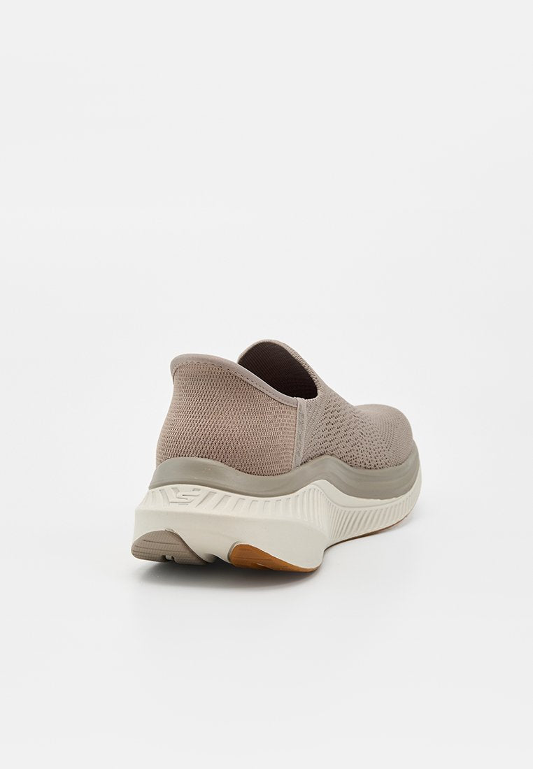 Skechers GO WALK MAX CUSHIONING ARCH FIT
