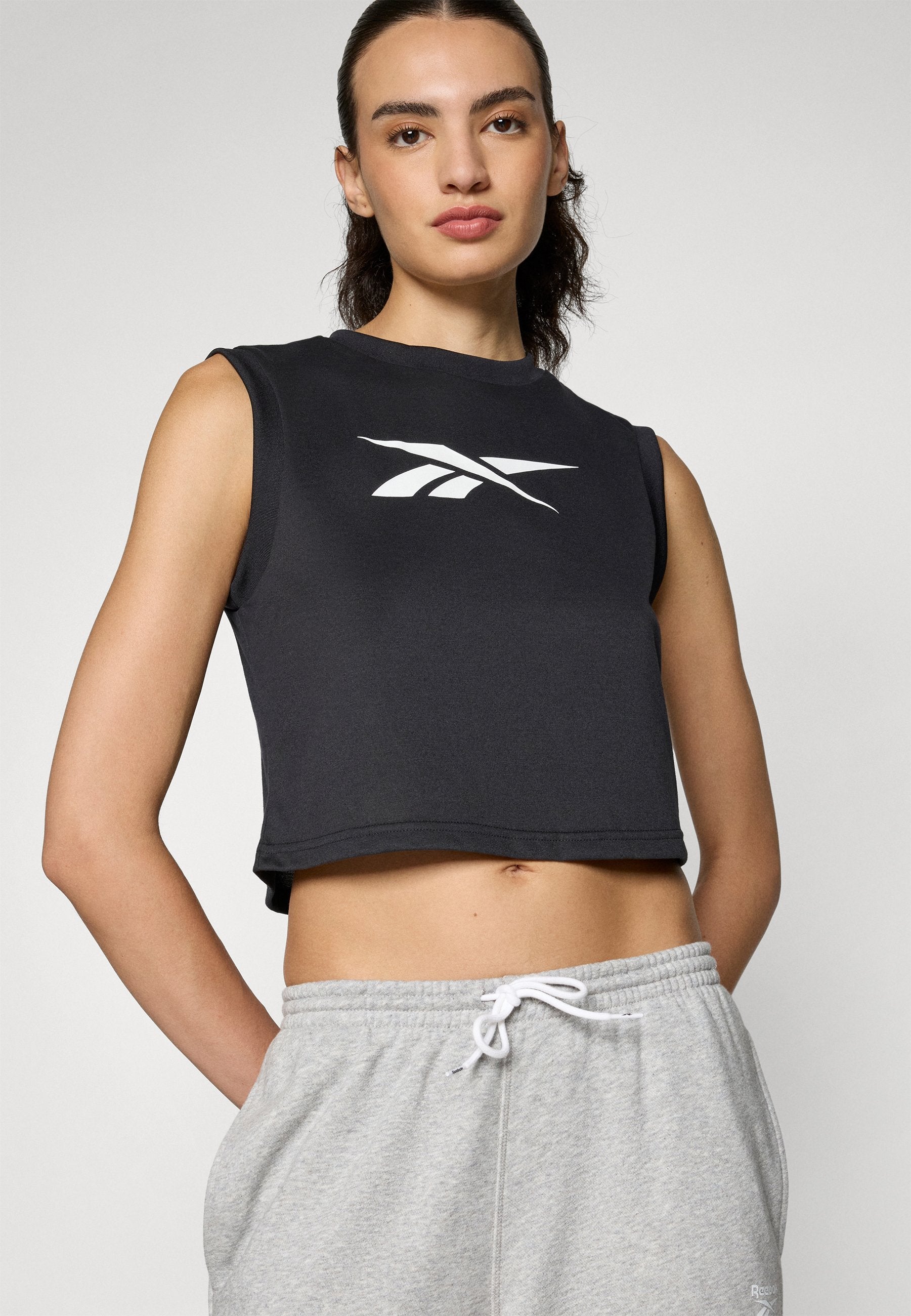 Reebok TRAIN LOGO CROPPED SLEEVELESS