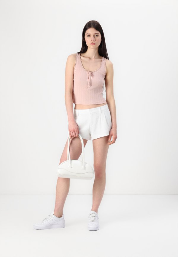 Hollister Co.  LIVVY