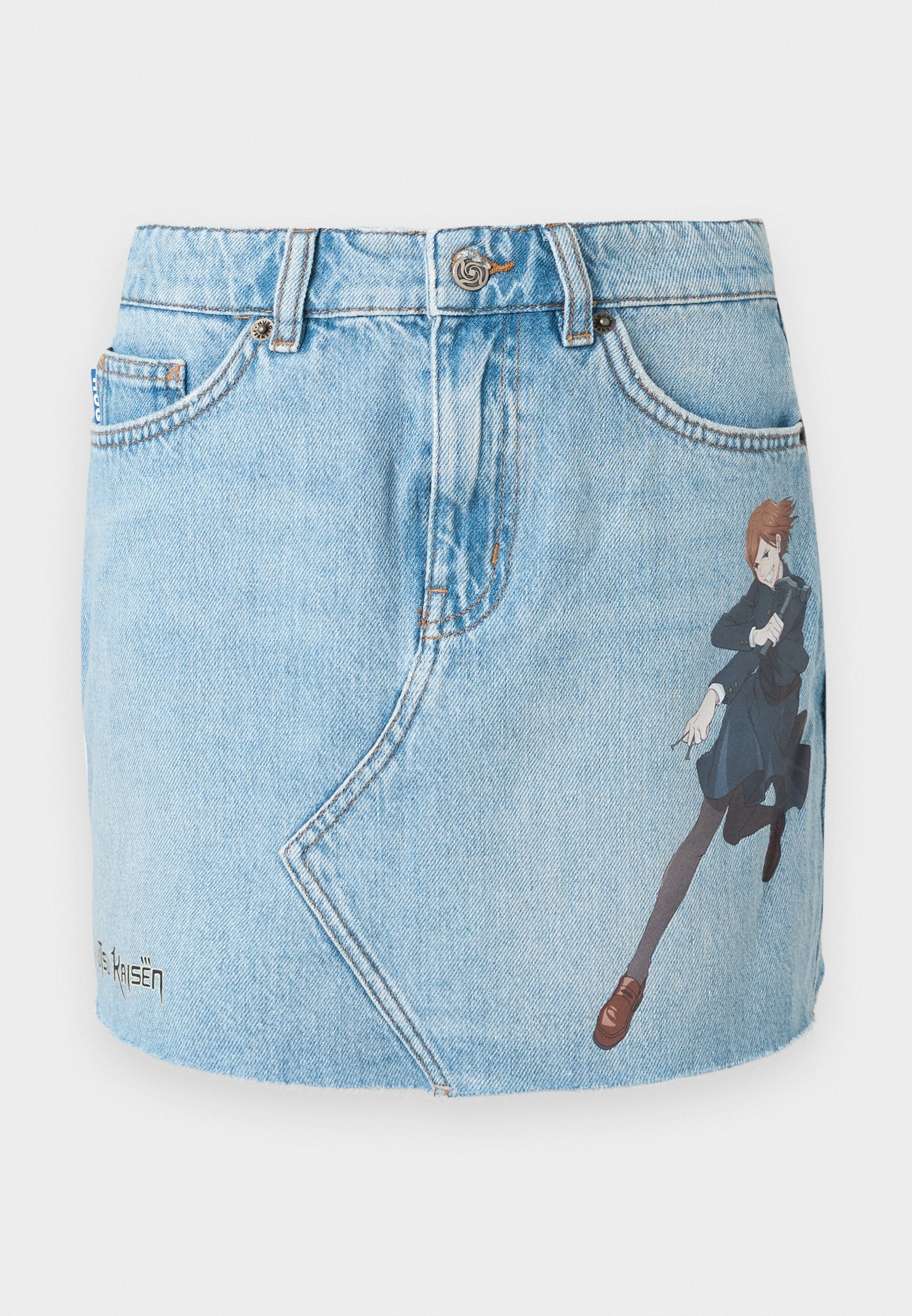 Jeans-Minirock in Hellblau mit einem grafischen Druck einer sich bewegenden Figur. Enthält traditionelle Taschen und Knopfverschluss-Details.