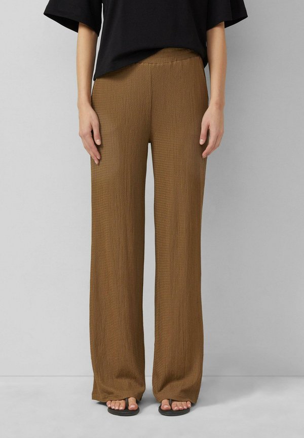 s.Oliver HOSE - Tracksuit bottoms - dunkelbraun