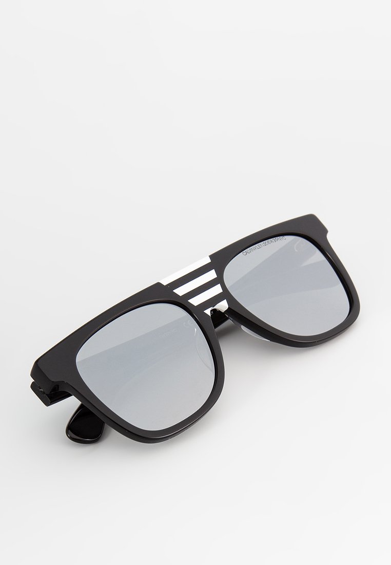 CKN SUN CKNYC1852S 005 53 18 140 UNISEX Media 6