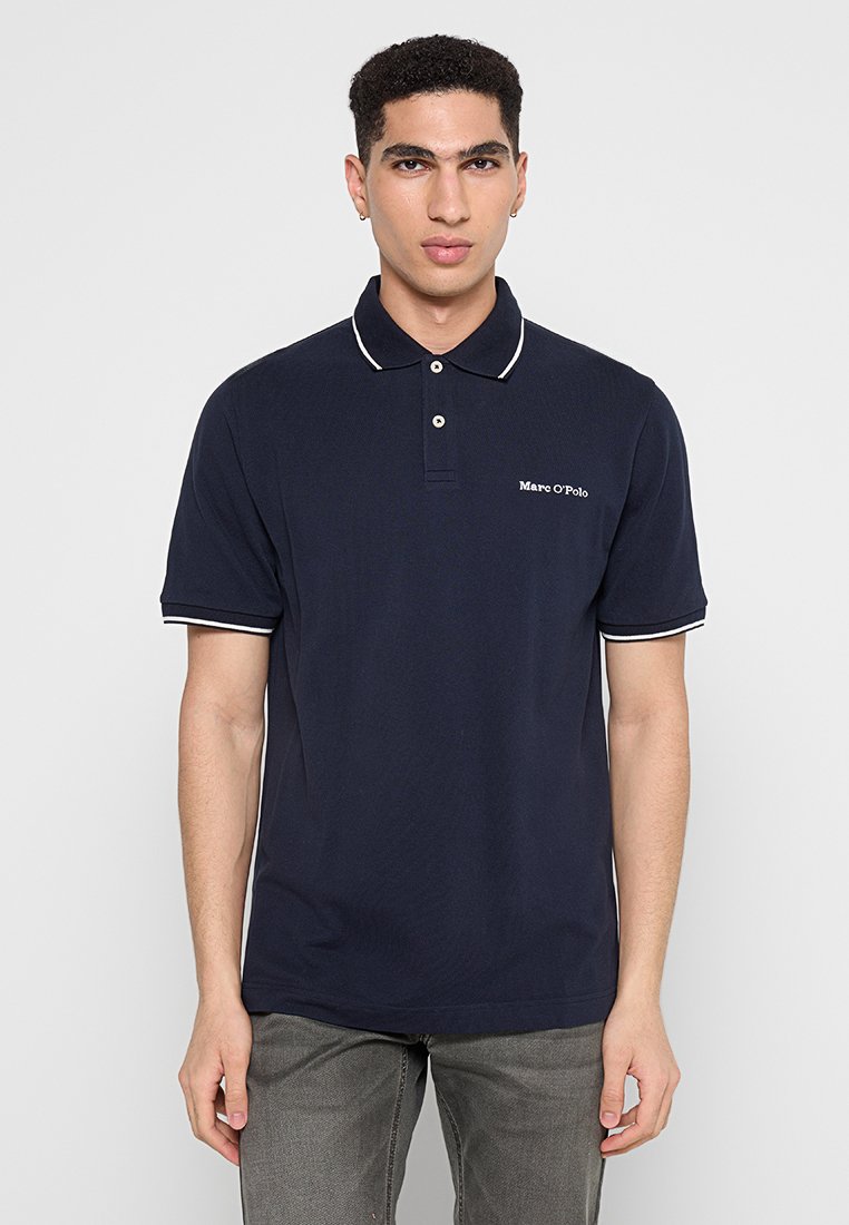 REGULAR FIT Media 1