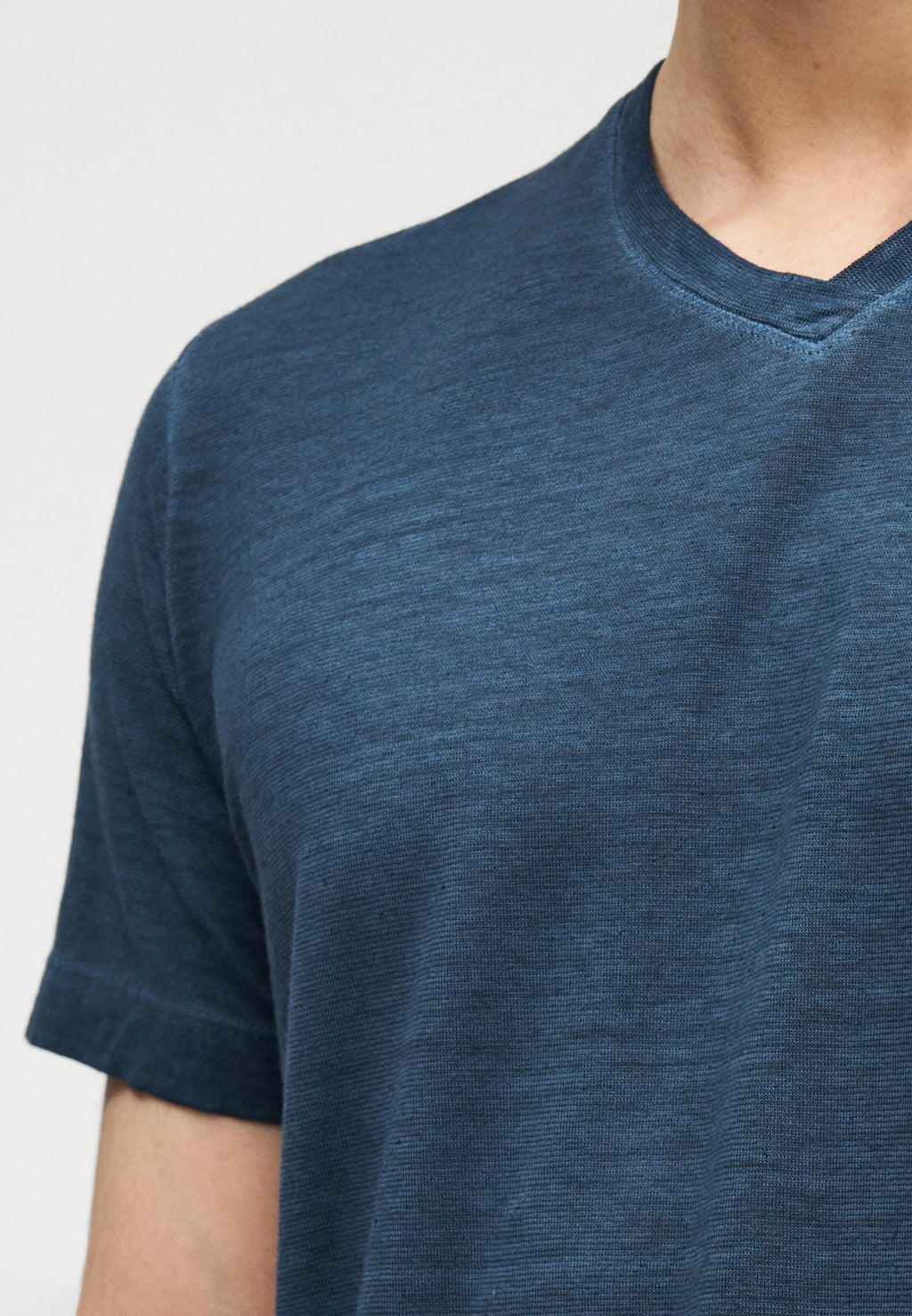 120% Lino V NECK