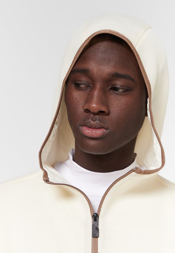EA7 Emporio Armani